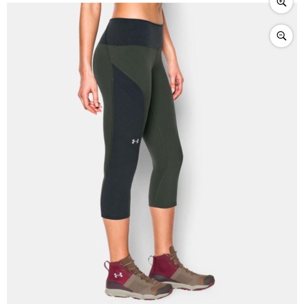 Under Armour | ArmourVent Trail Capri Leggings Olive Green & Charcoal Gray | L